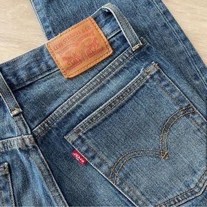 Levi’s Premium White Oak Cone Denim Wedgie Jean 26 S40197